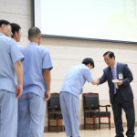 성경필사 시상식 및 위로예배 가져 – 오정성화교회, 경북북부 교도소 방문